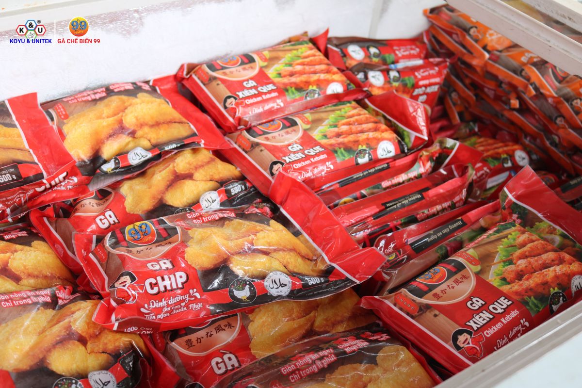 gian-hang-trung-bay-san-pham-koyu-unitek